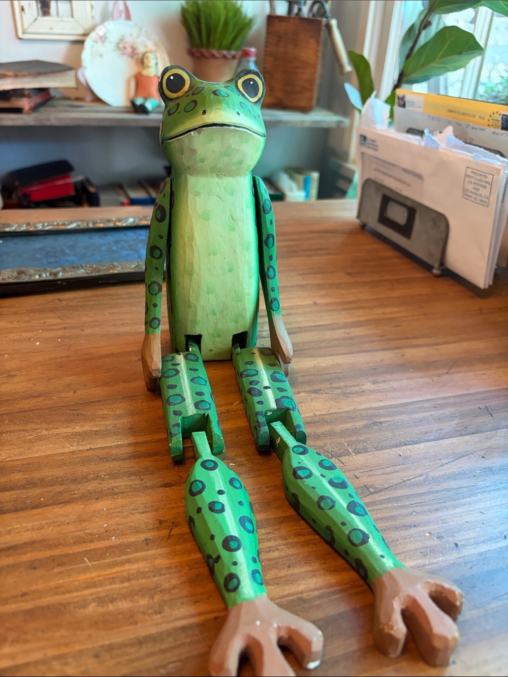 Green Frog Decorative Reptile Figurine - Brand Unbranded 20 each made out wood